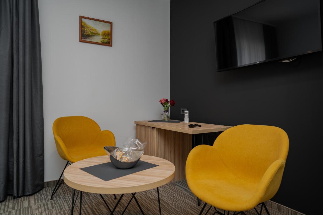 Maestro - Rooms & Restaurant ヴコヴァル エクステリア 写真